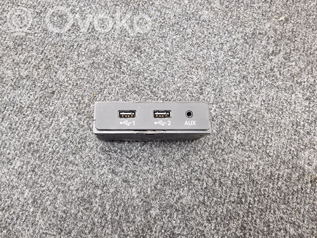 Audi Q7 4M Enchufe conector USB 