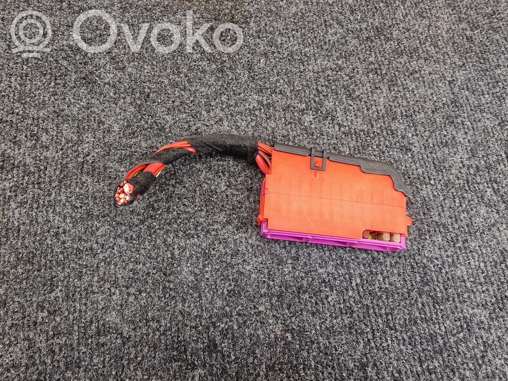 Audi Q7 4M Fuse module 