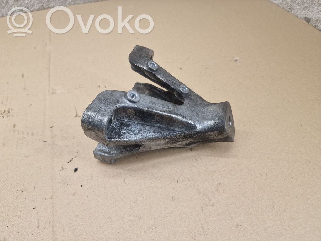 Audi A8 S8 D4 4H Engine mounting bracket 
