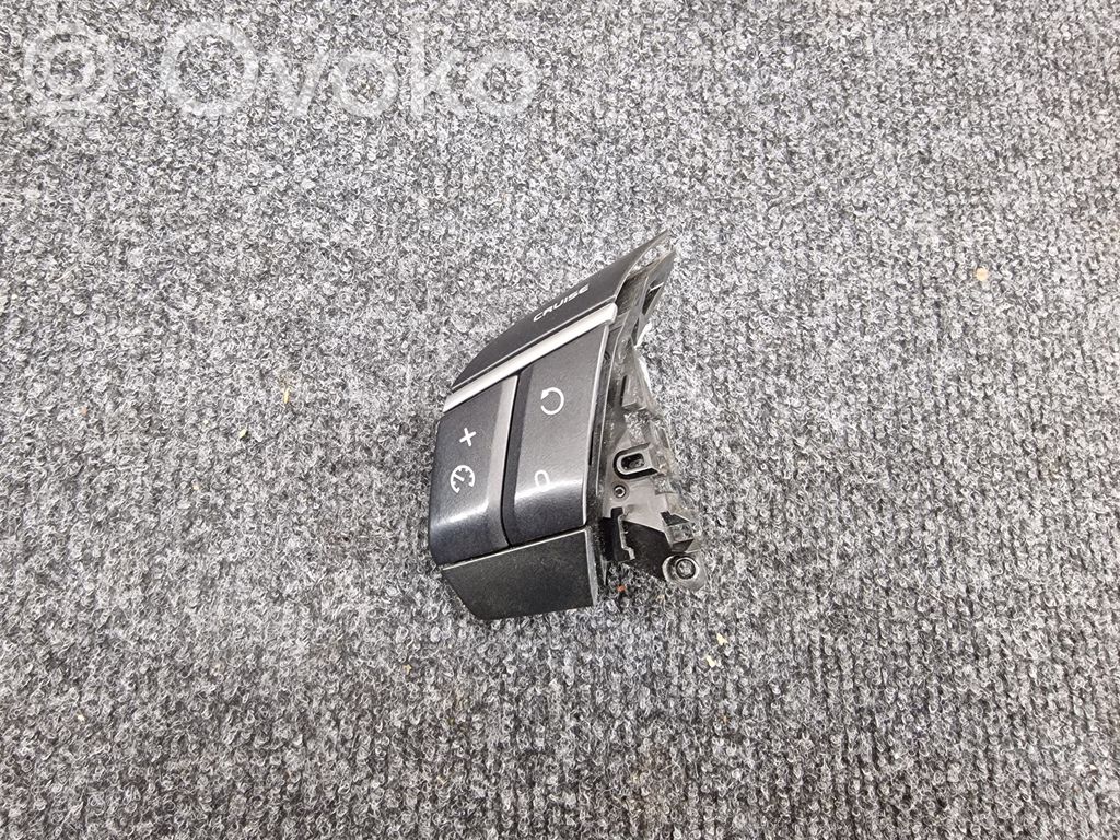 Volvo XC90 Steering wheel buttons/switches 