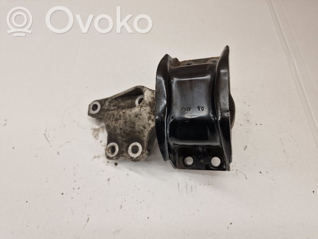 Peugeot 3008 I Engine mount bracket 