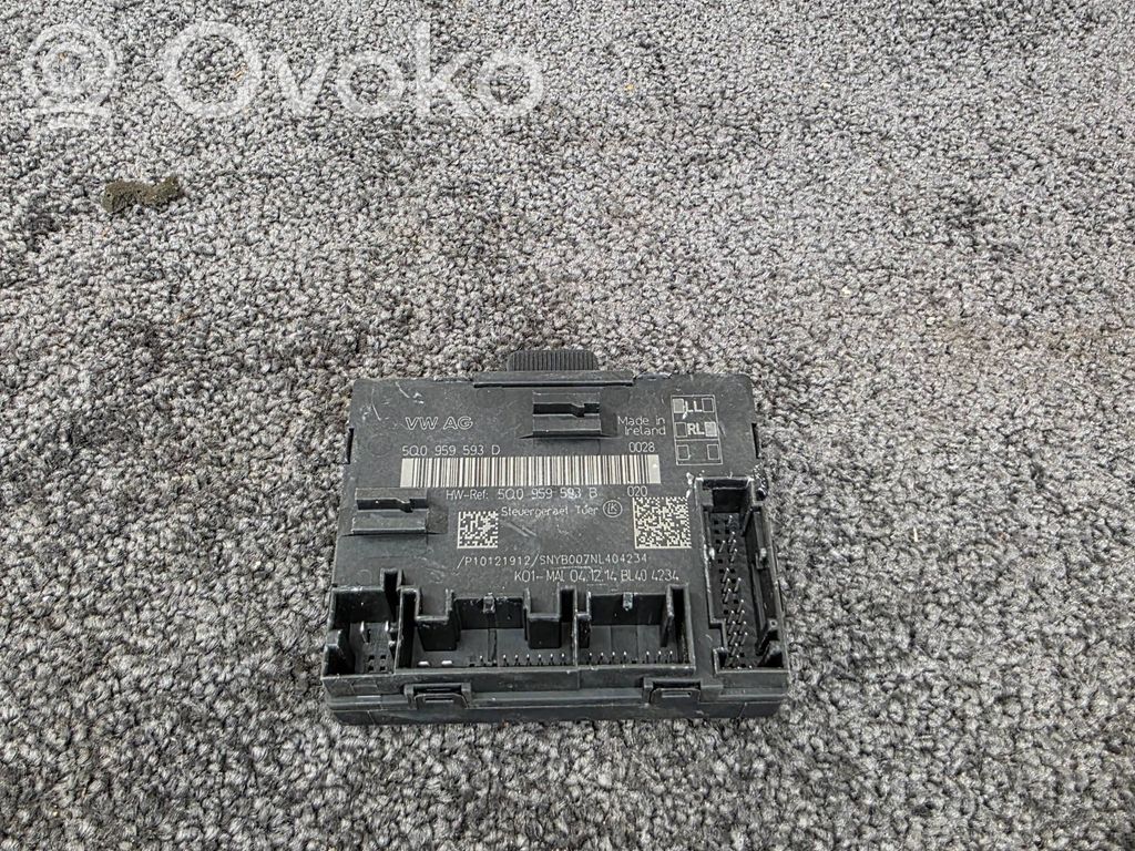 Volkswagen PASSAT B8 Door control unit/module 