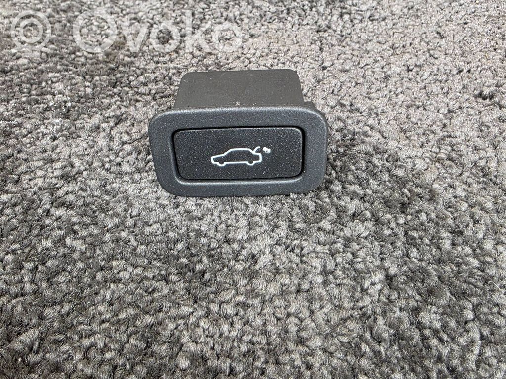 Land Rover Evoque I Tailgate/boot open switch button 