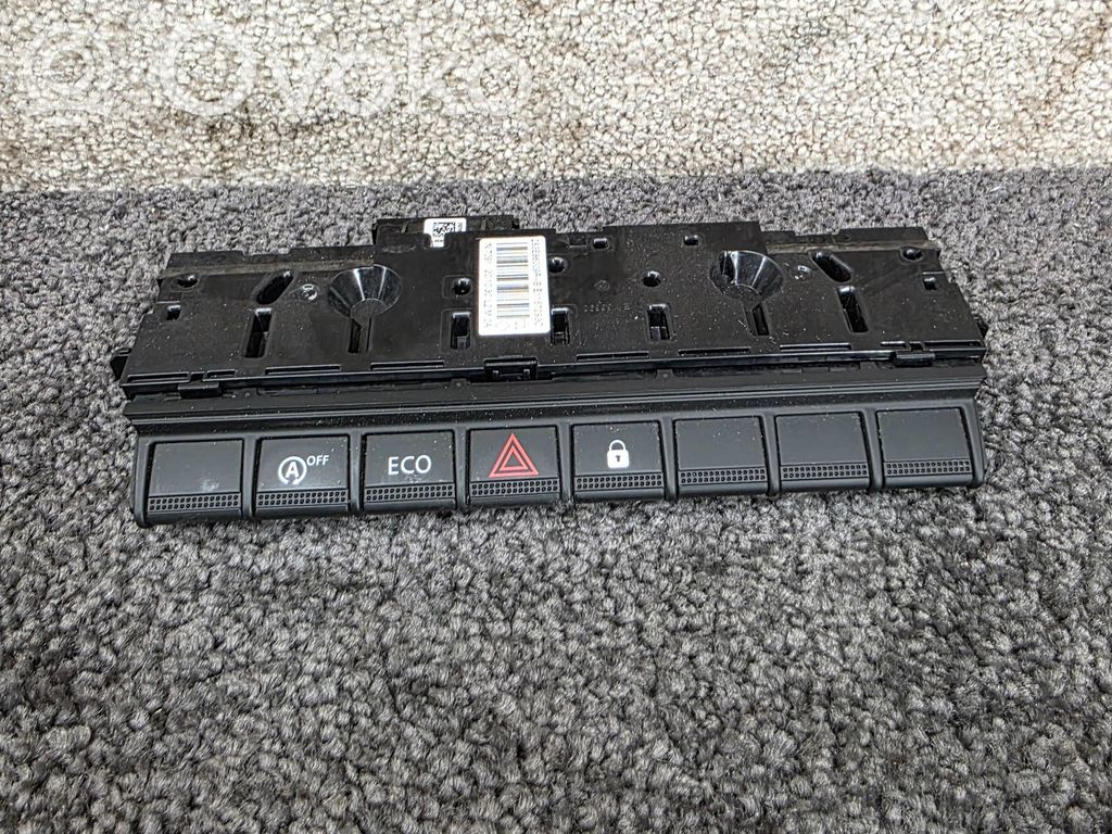 Renault Clio V Hazard light switch 