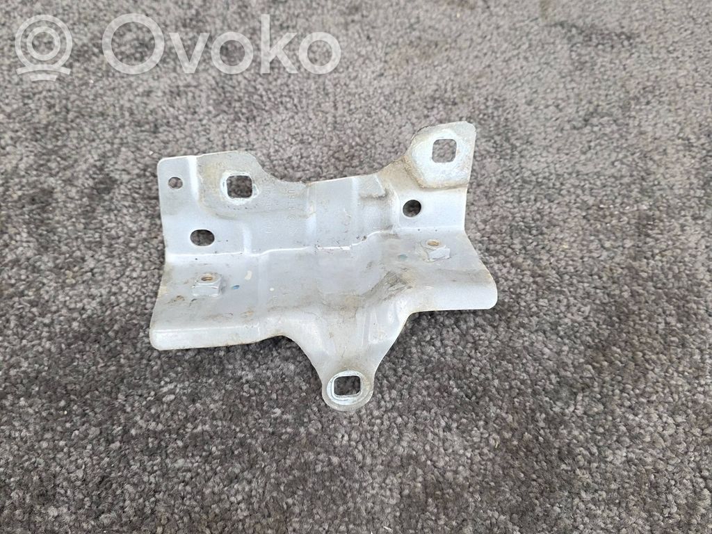 Renault Clio V Lokasuojan kannake 