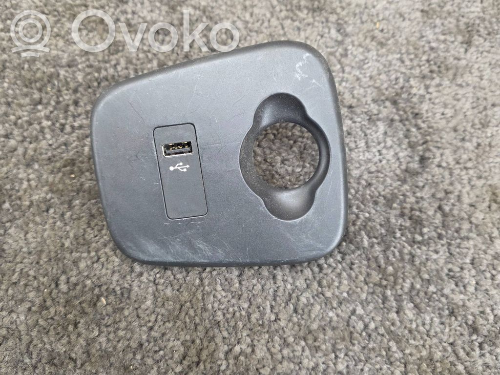 Mini One - Cooper F56 F55 USB socket connector 