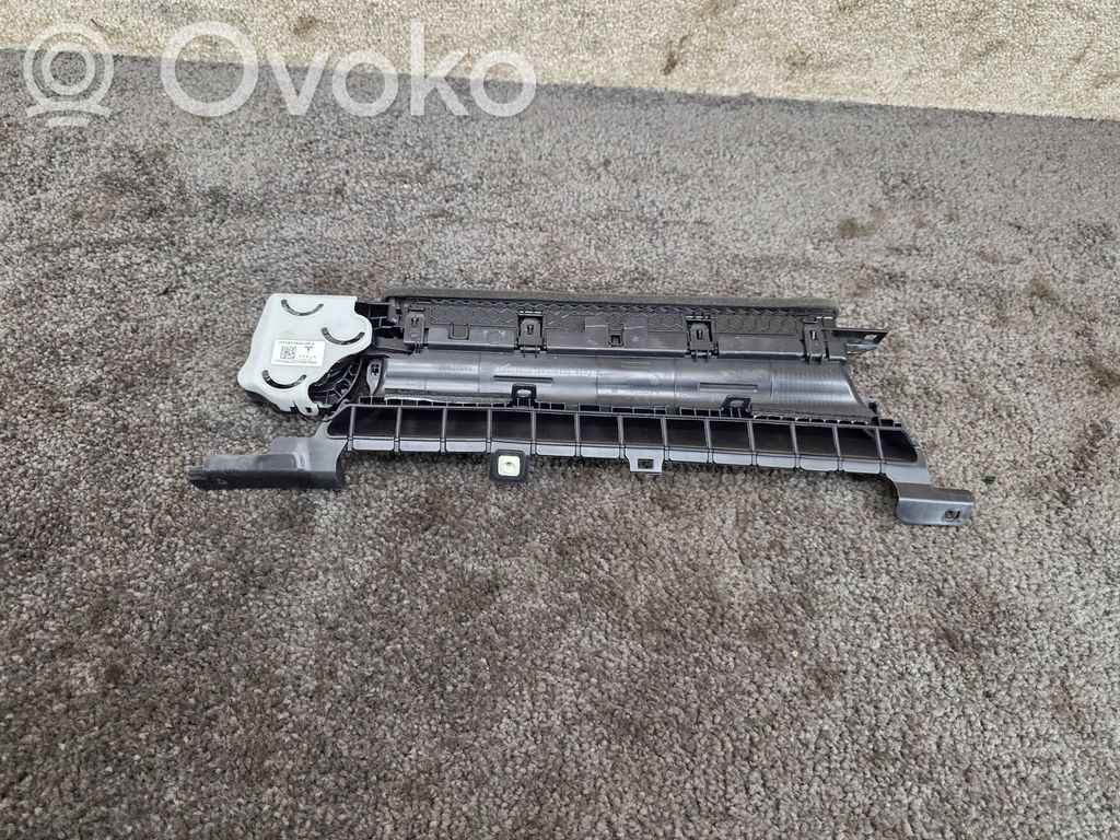 Tesla Model Y Lango oro grotelės 