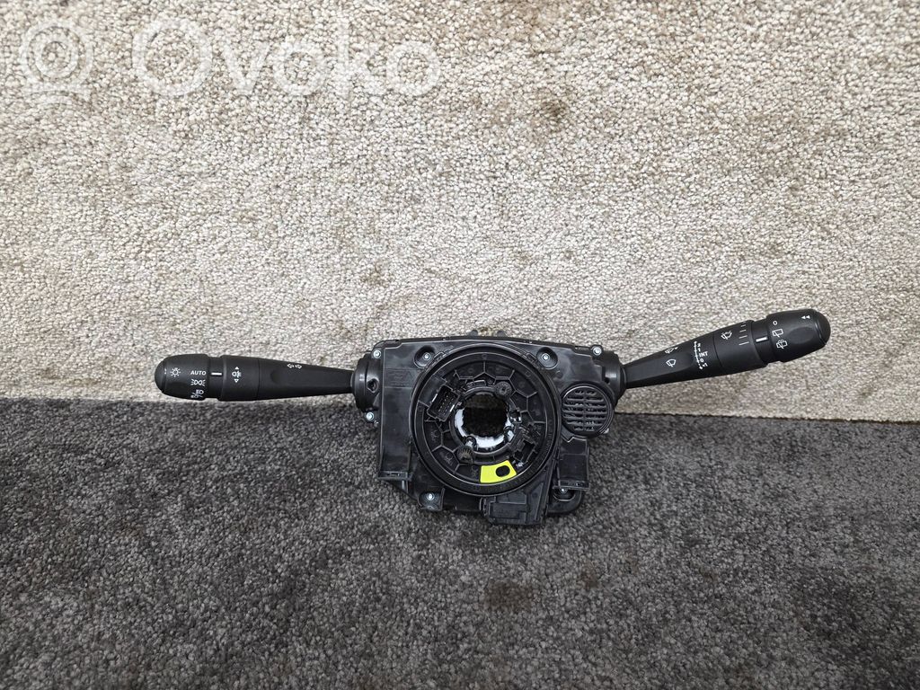 Citroen Berlingo Interruptor/palanca de limpiador de luz de giro 
