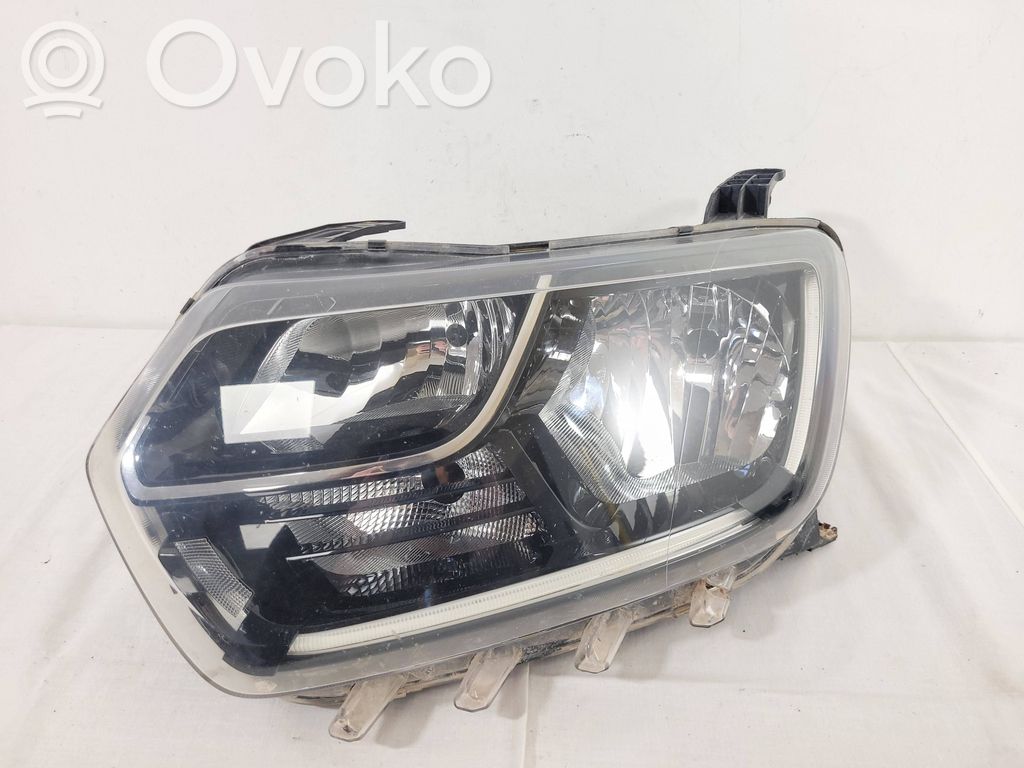 Dacia Duster II Lampa przednia 