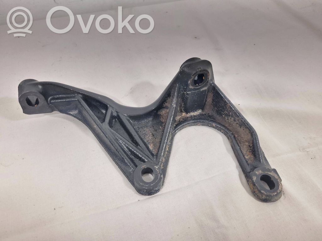 Engine mounting bracket   30735708