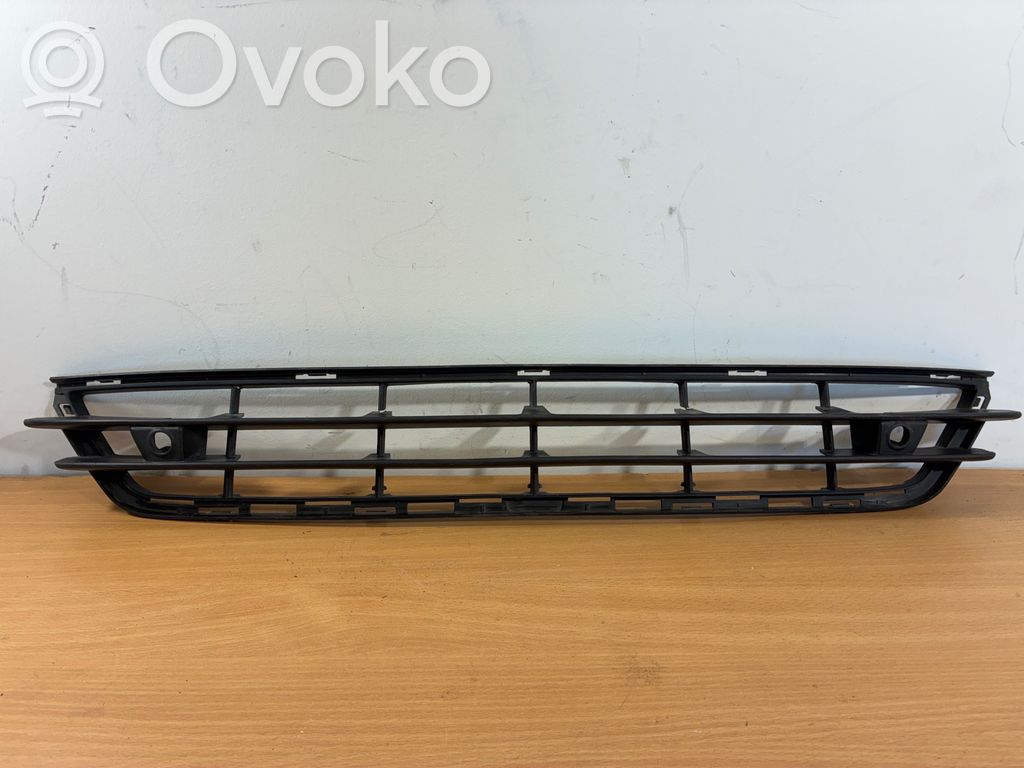 Volvo S60 Front bumper lower grill 