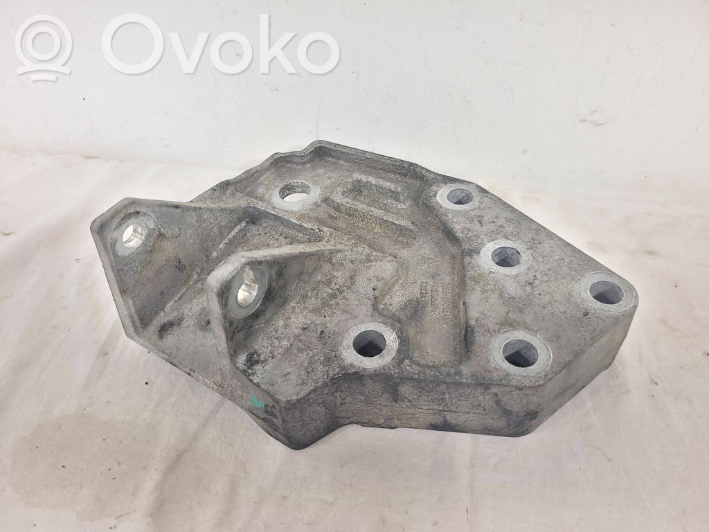 Land Rover Range Rover Evoque L538 Engine mounting bracket 
