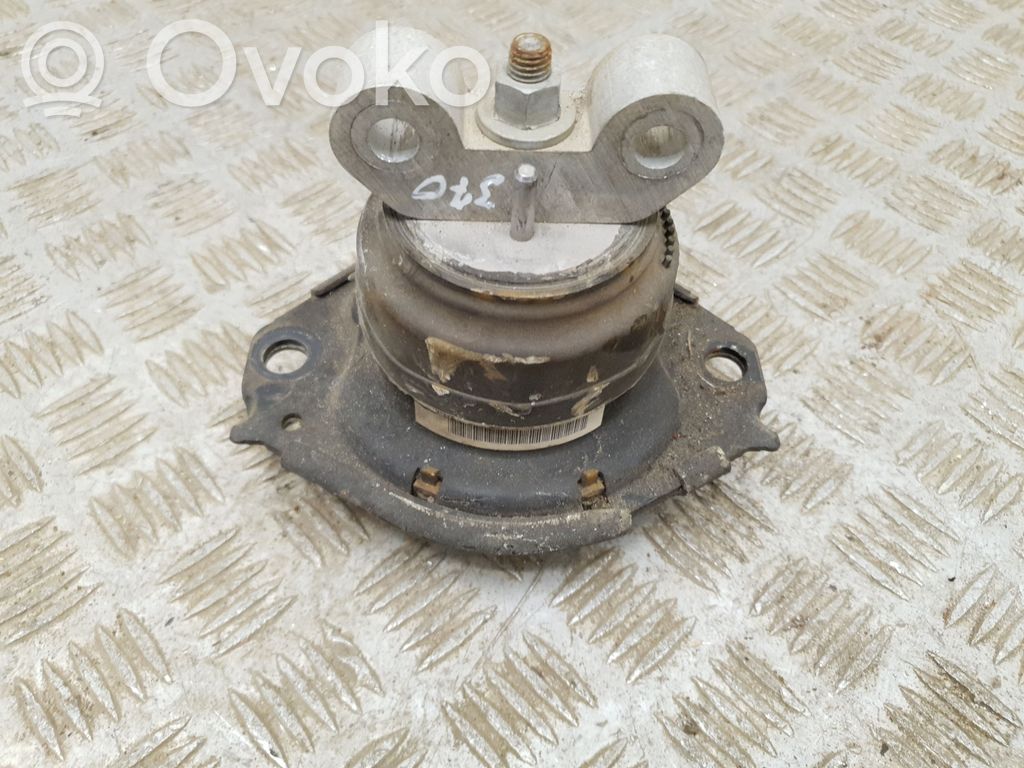Dodge Challenger Engine mount bracket 