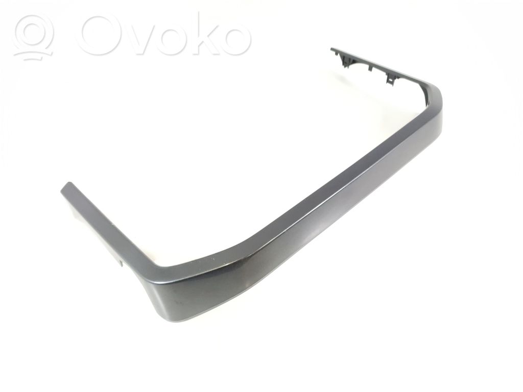 Paneļa dekoratīvās apdares vairogs (centrālais)   ML3B15046A62