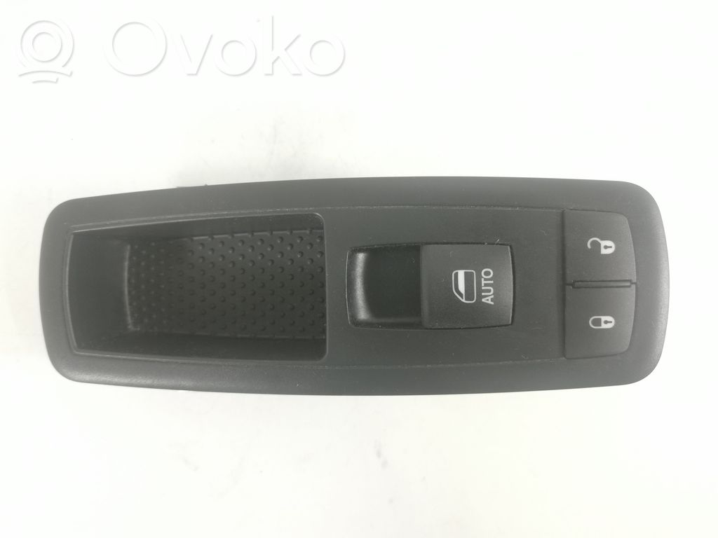 Chrysler Pacifica Electric window control switch 