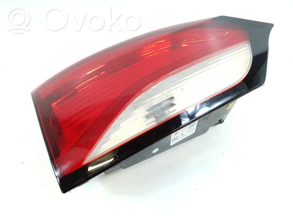 Chrysler Pacifica Tailgate rear/tail lights 