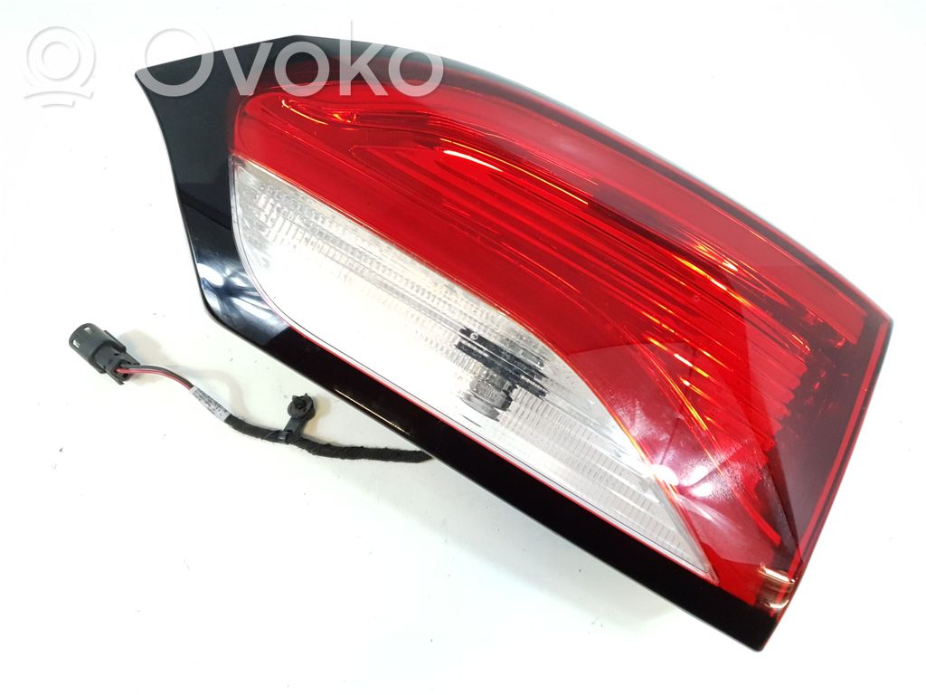 Chrysler Pacifica Tailgate rear/tail lights 