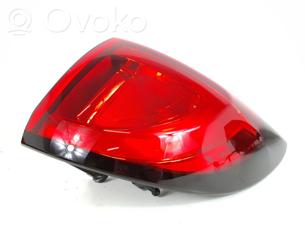 Chrysler Pacifica Rear/tail lights 