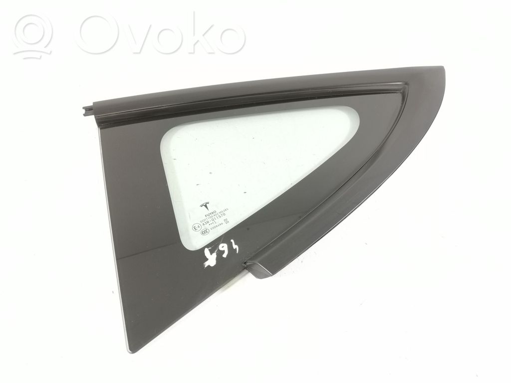 Tesla Model 3 Rear side window 