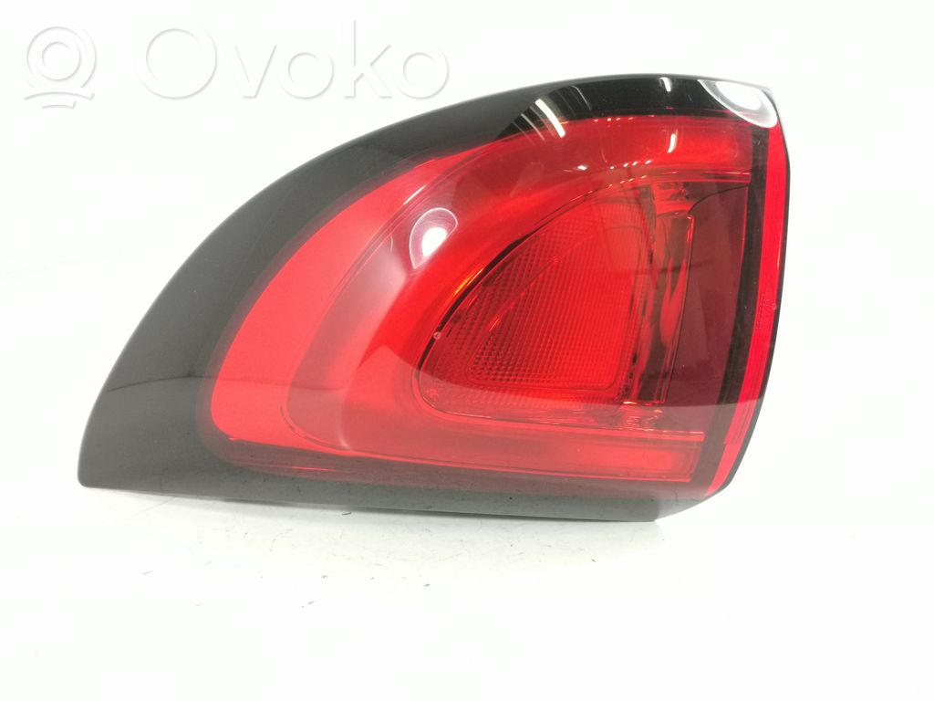 Chrysler Pacifica Rear/tail lights 