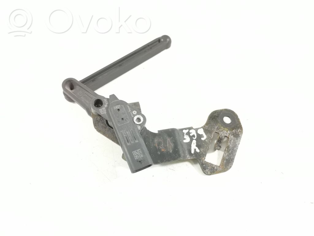 Jeep Grand Cherokee WL Czujnik poziomu zawieszenia pneumatycznego osi przedniej 