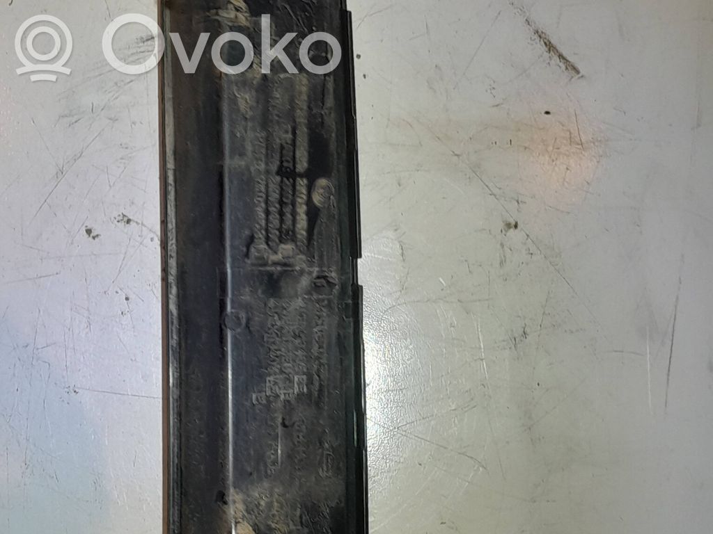 Volkswagen Caddy Listwa pod lampę tylną 