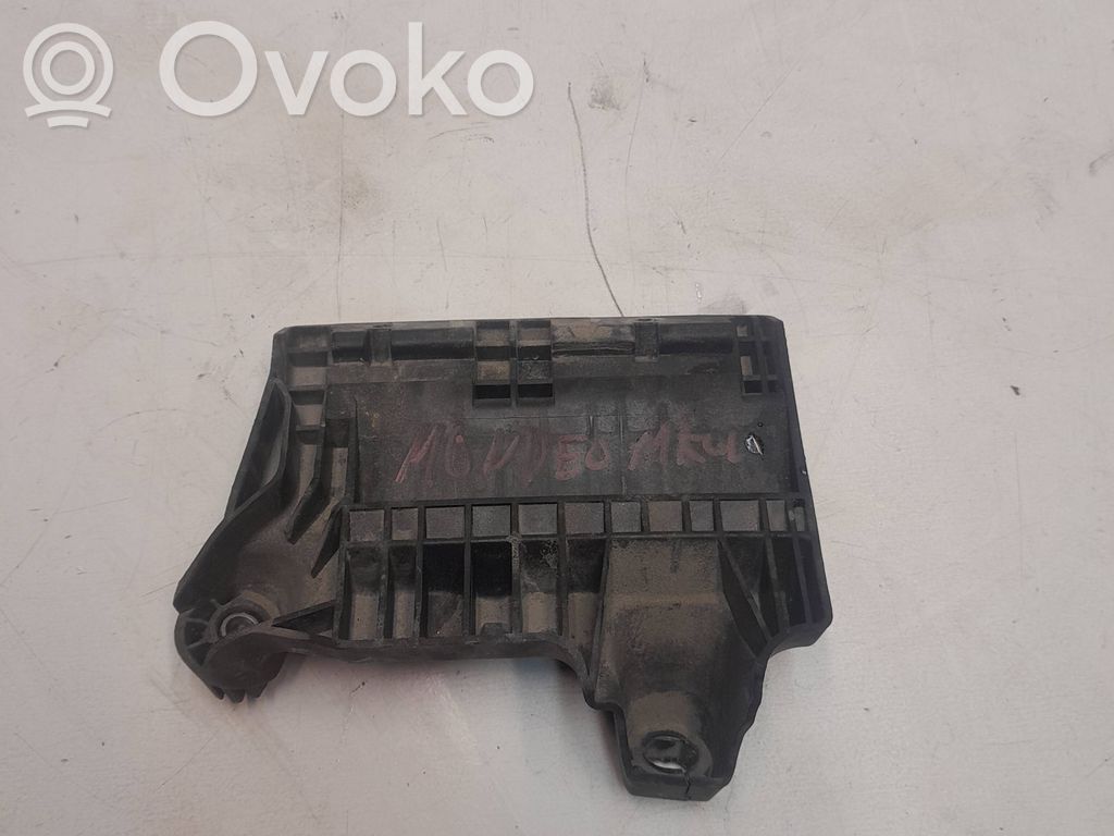 Ford Mondeo MK IV Autres pièces compartiment moteur 