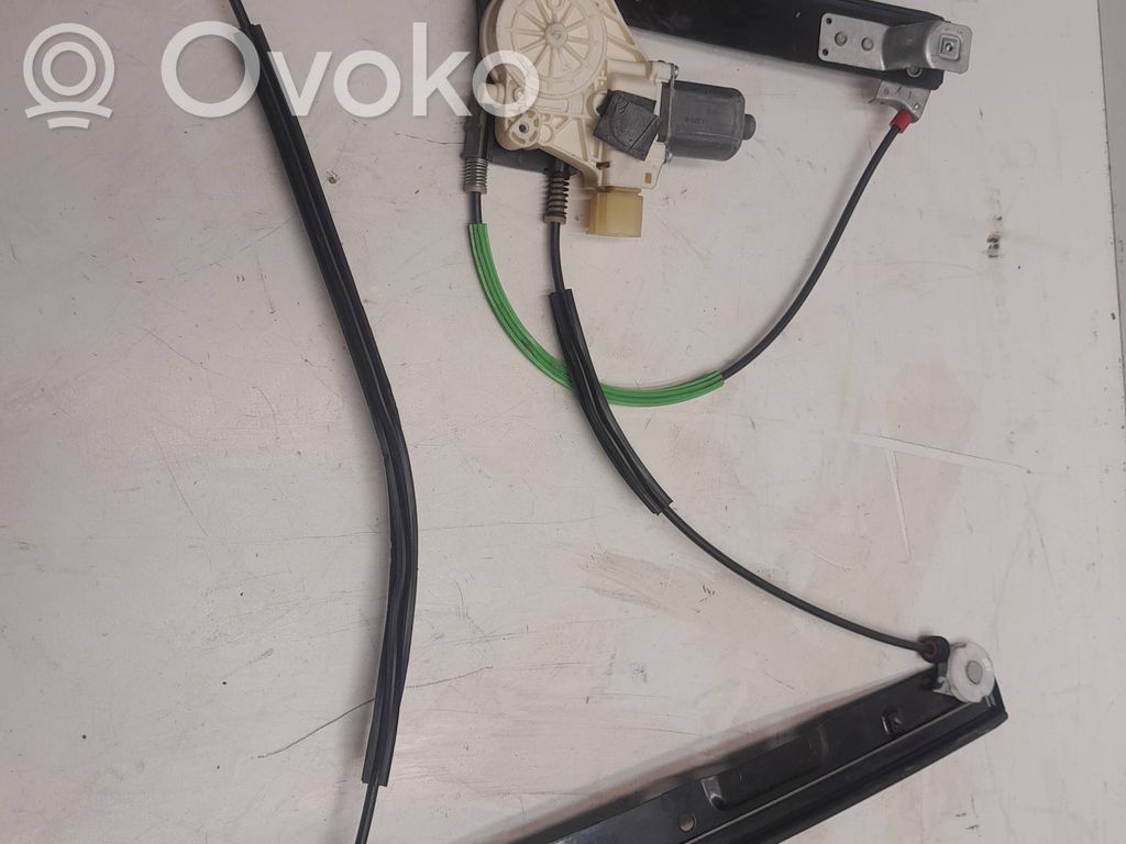 Ford Mondeo MK IV Priekinio lango pakelėjo varikliukas 