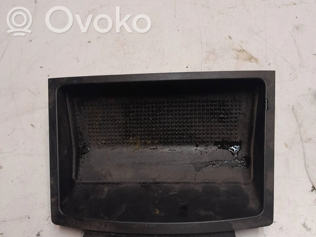 Volvo V50 Daiktadėžė centrinės konsolės 