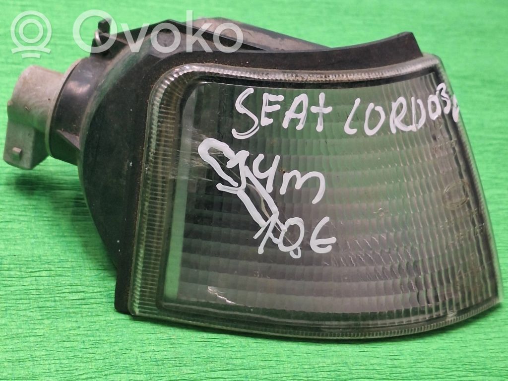 Seat Cordoba (6K) Kierunkowskaz przedni 