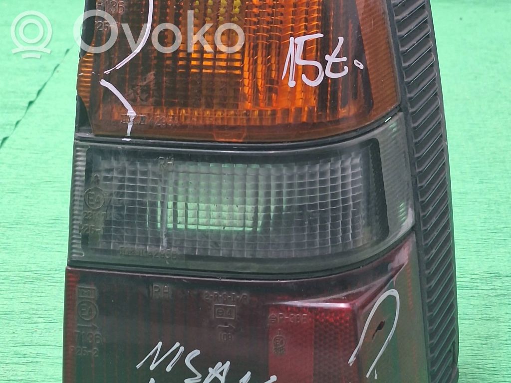 Nissan Sunny Lampa tylna 