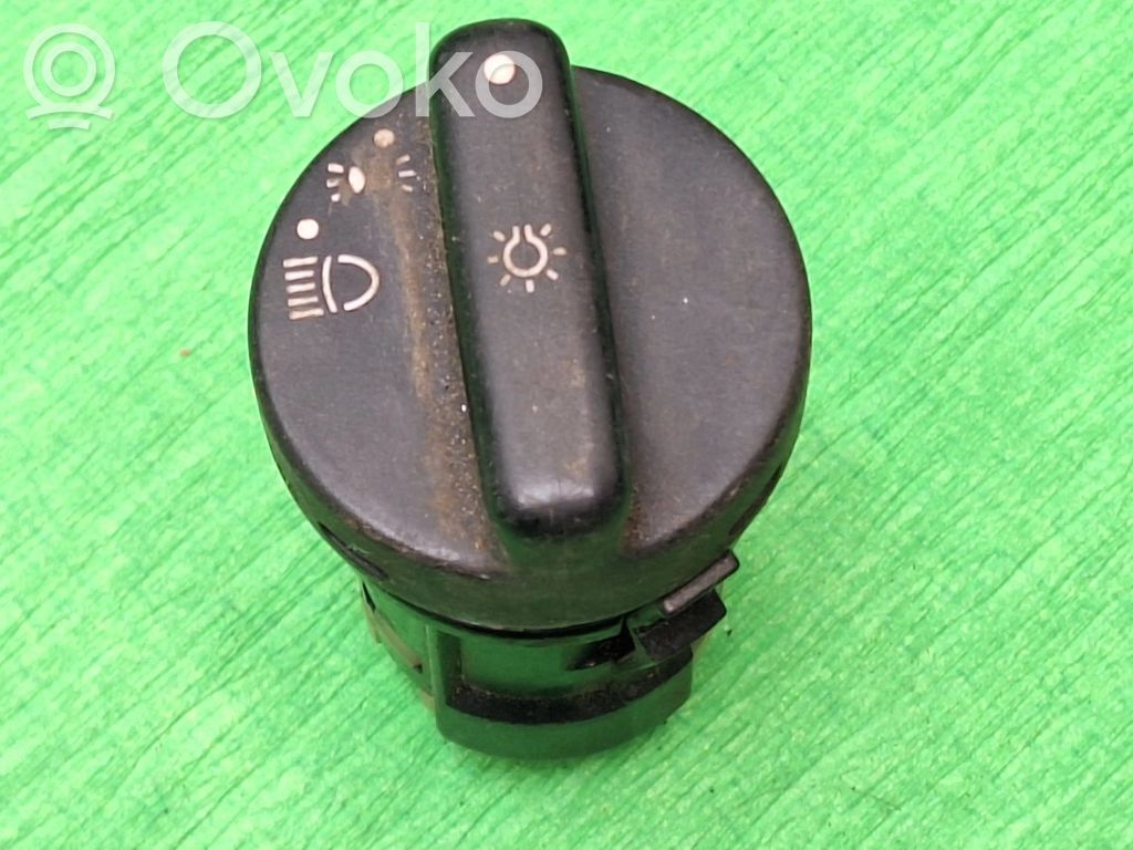 Light switch   85GG11667AA