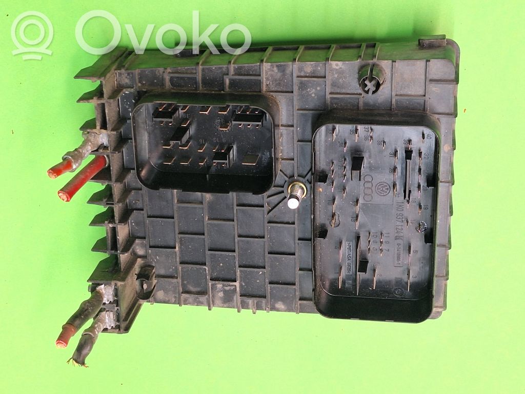 Volkswagen Golf V Fuse module 