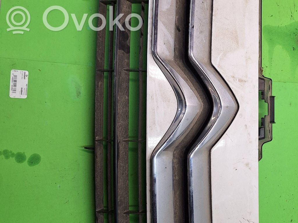 Citroen Jumpy Front bumper upper radiator grill 