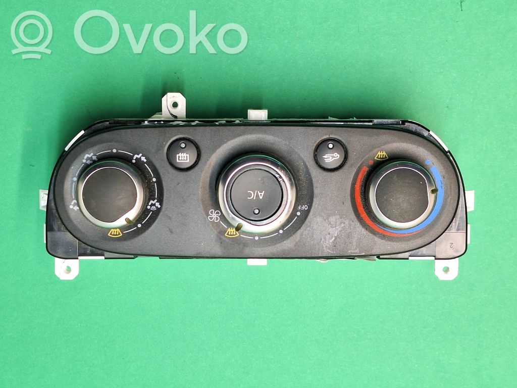 Renault Clio IV Climate control unit 