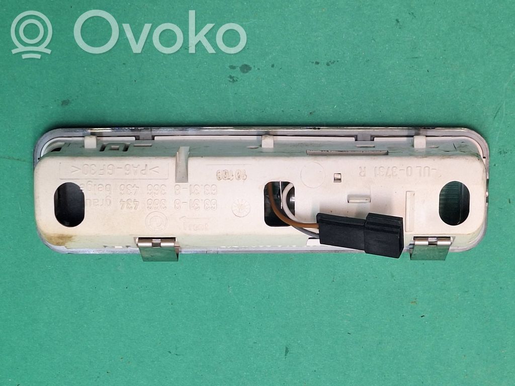BMW 5 E39 Lampka podsufitki tylna 