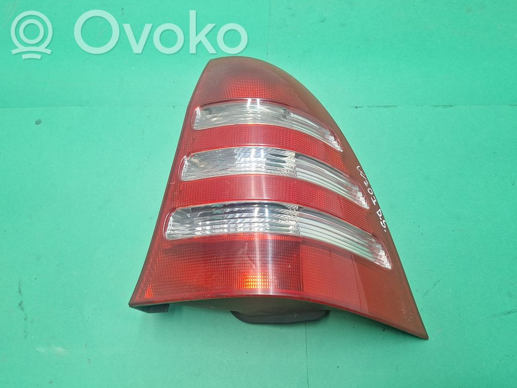 Mercedes-Benz C W203 Lampa tylna 