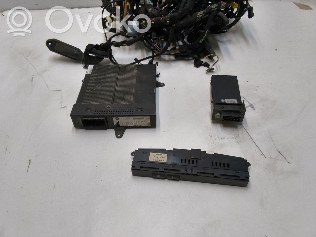 BMW 3 E46 Audio system kit 