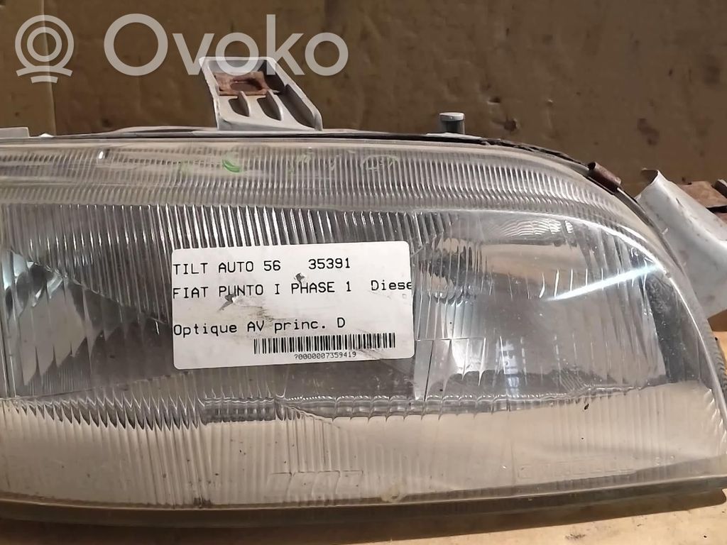 Fiat Punto (176) Lampa przednia 