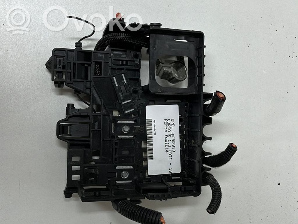 Opel Corsa E Fuse module 