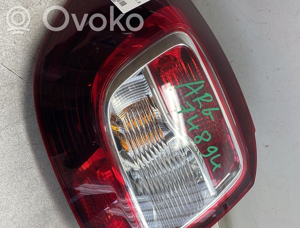 Dacia Sandero Lampă spate în caroserie 