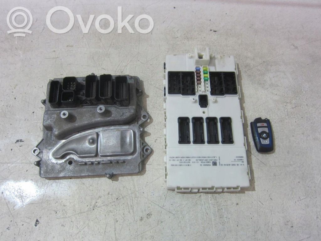 BMW 5 F10 F11 Engine control unit/module 