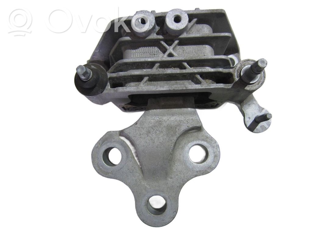 Chrysler Pacifica Generator/alternator bracket 