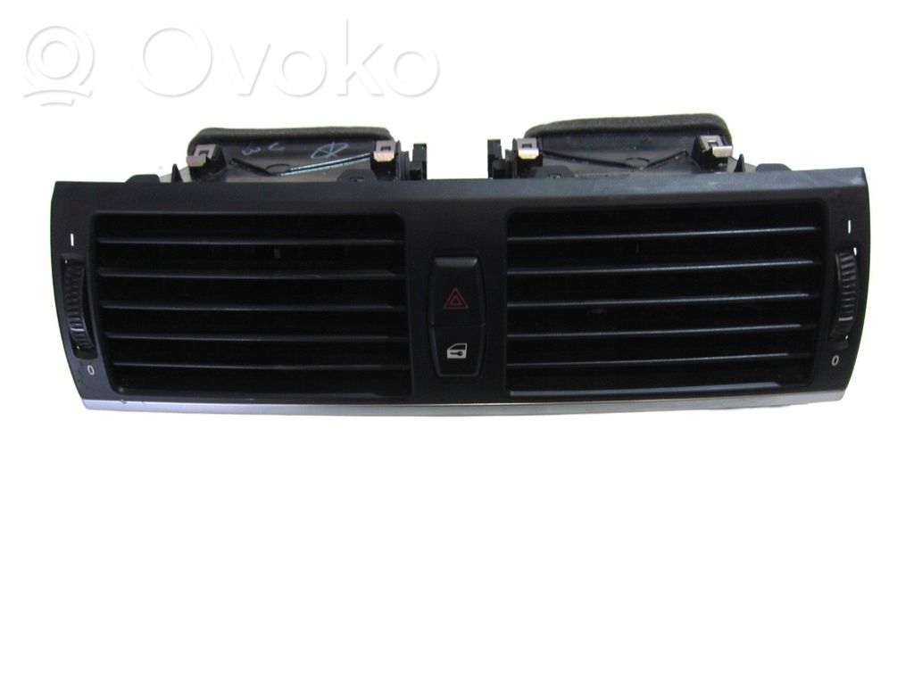 BMW X5 E70 Lango oro grotelės 