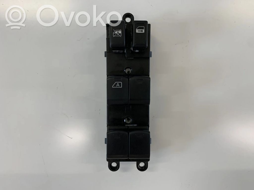 Electric window control switch   F09