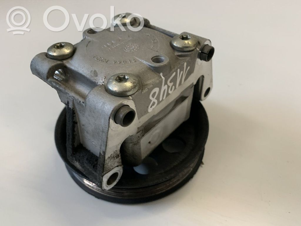 Volvo XC60 Ohjaustehostimen pumppu 