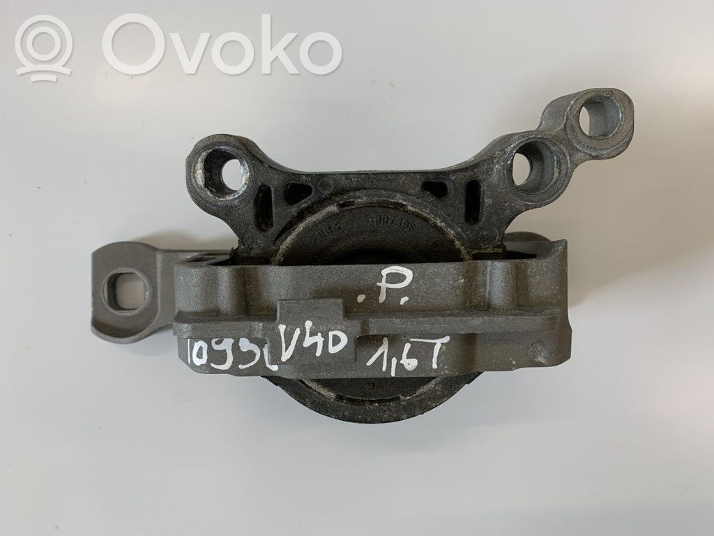 Volvo V40 Engine mount bracket 