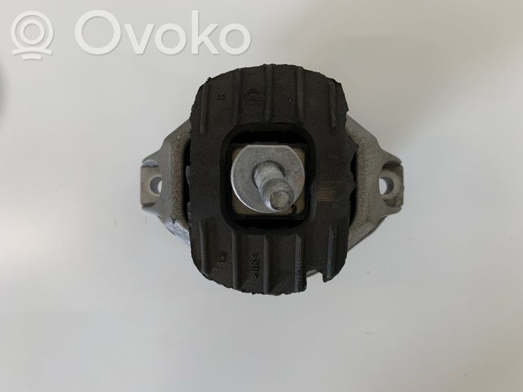BMW 6 E63 E64 Dzinēja spilvens 