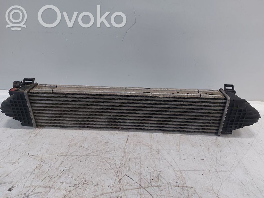 Volvo V70 Interkūlerio radiatorius 