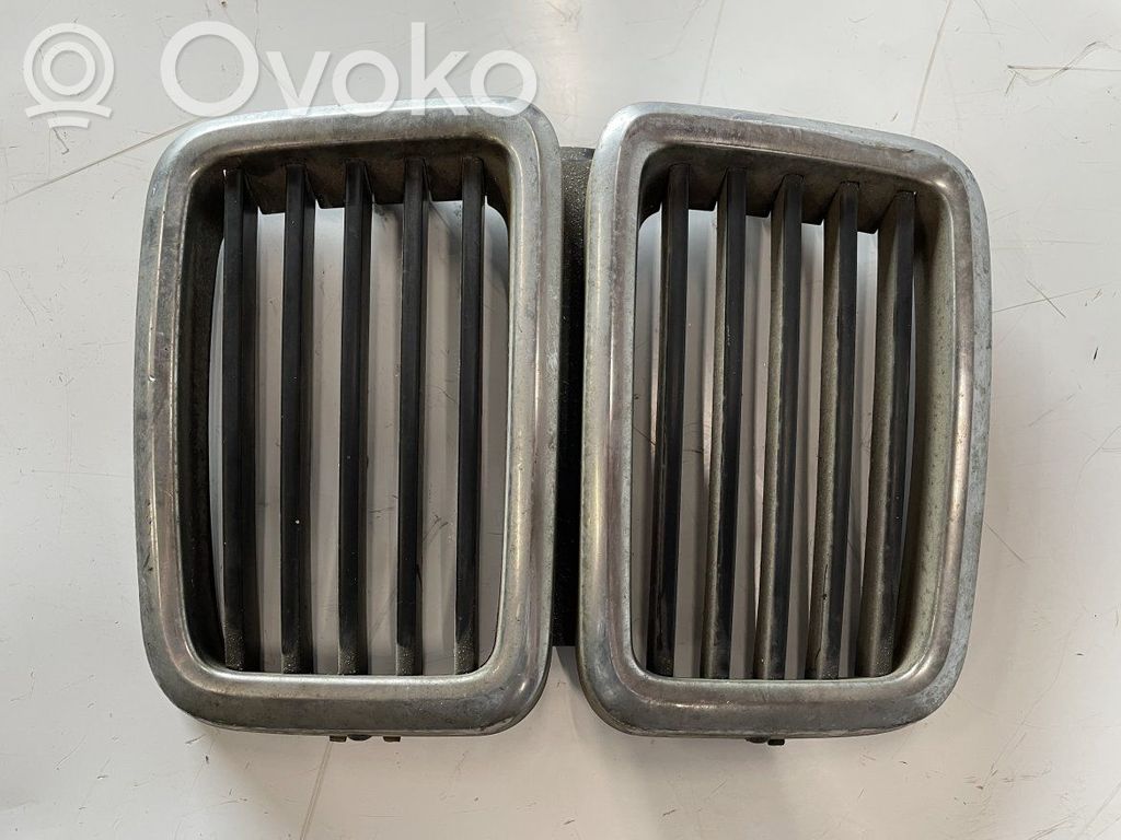 BMW 5 E28 Front grill 